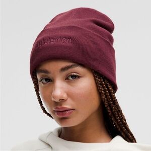 Lululemon Warm Revelation Beanie Wordmark in Deep Luxe NWT